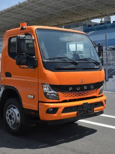 Bpm Pro - Fuso eCanter 4.25 T vue trois quart avant gauche