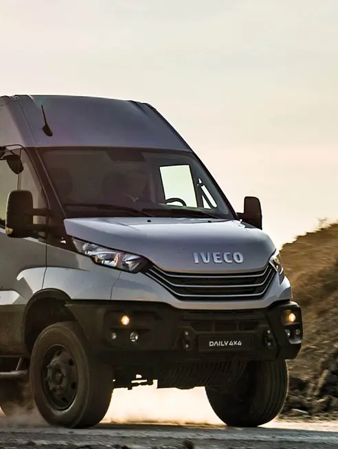 BPM Pro Iveco utilitaire -  Daily fourgon 4x4 vue trois quart avant