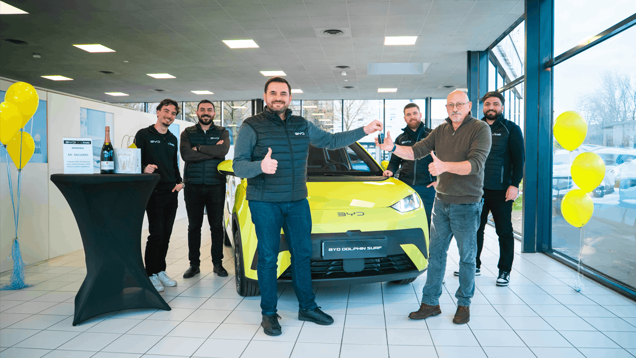Un client BYD Kroely remporte une Dolphin Surf dans le cadre d'un concours organisé par BYD France !