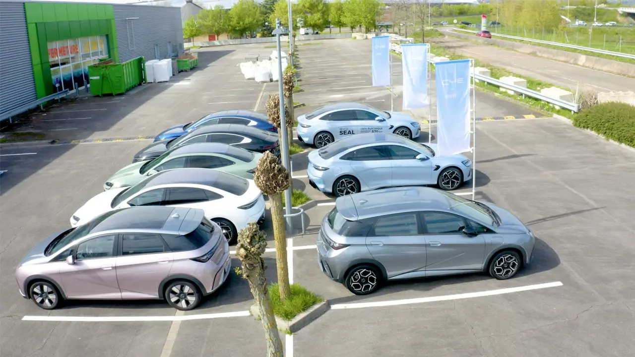 Parking de la concession BYD Metz