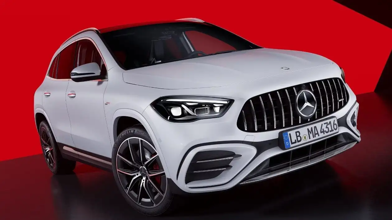 Galerie AMG GLA SUV mercedes-benz chevalley - Vue profil