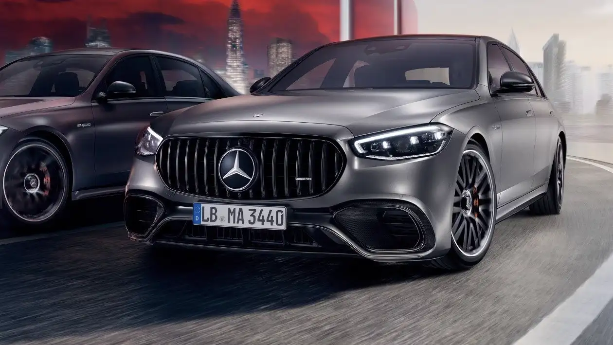 Galerie AMG classe s berline mercedes-benz chevalley - Vue profil
