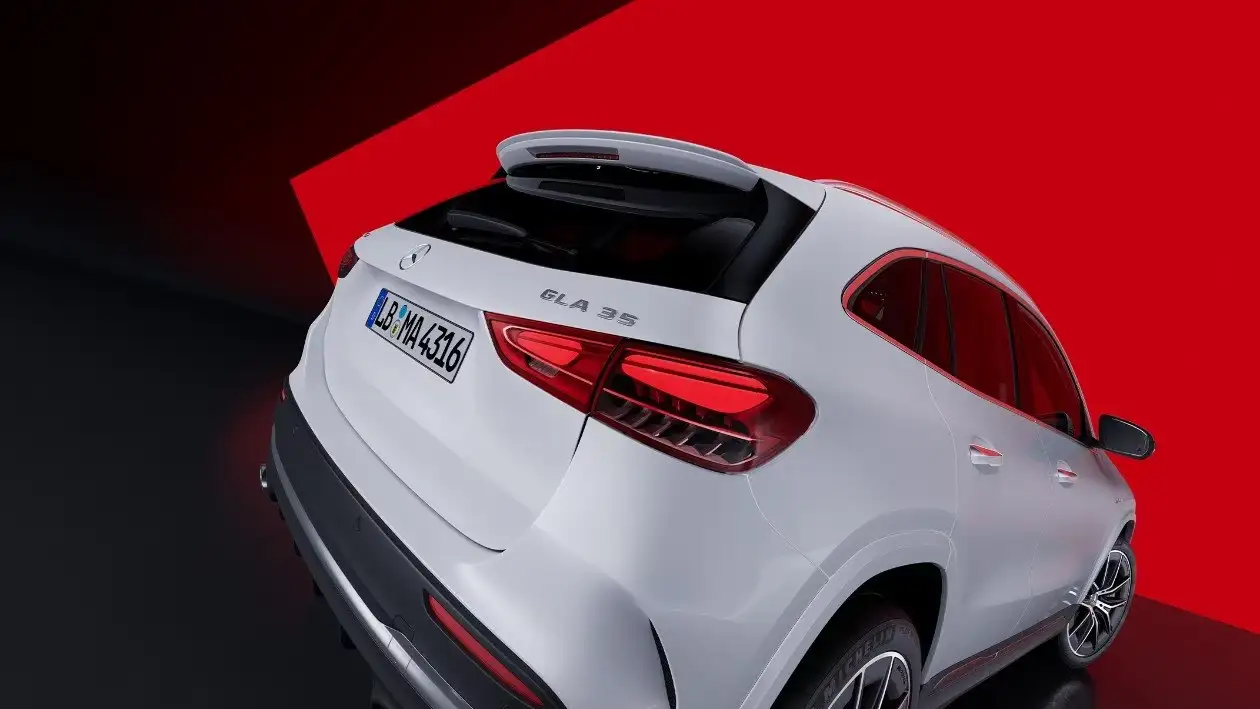 Galerie AMG GLA SUV mercedes-benz chevalley - Vue arrière zoom