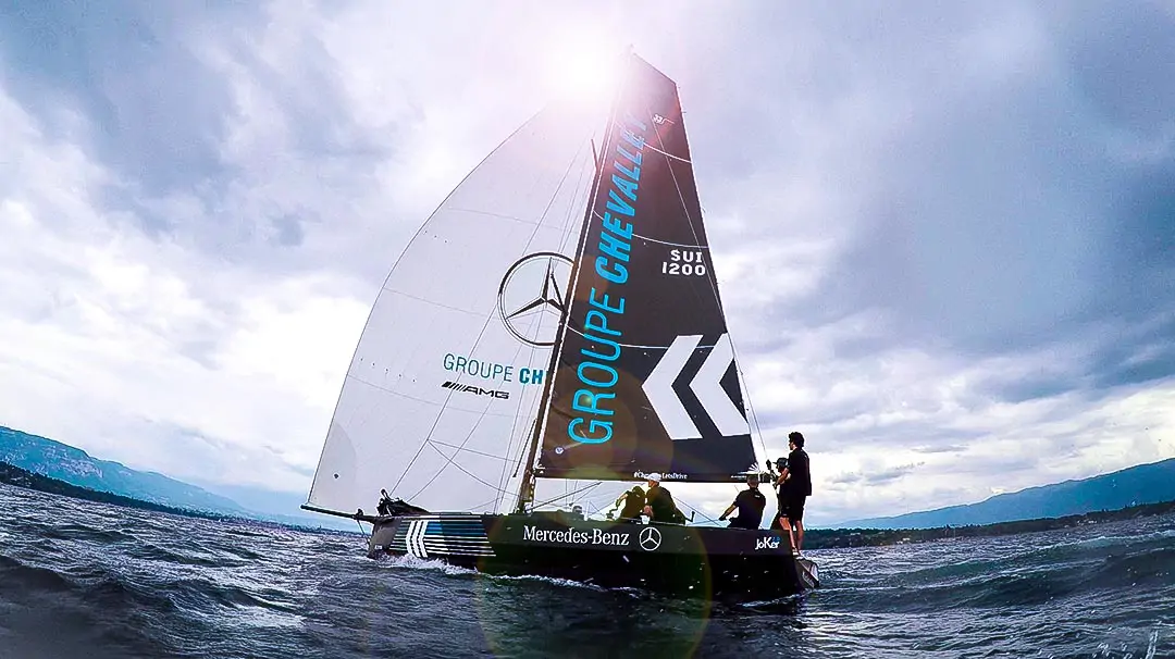 Bateau de course Psaros 33 Mercedes Groupe Chevalley sur le lac Léman