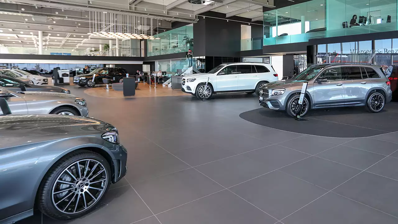 showroom Mercedes-Benz et amg du garage de Nyon dans le quartier de l'Asse