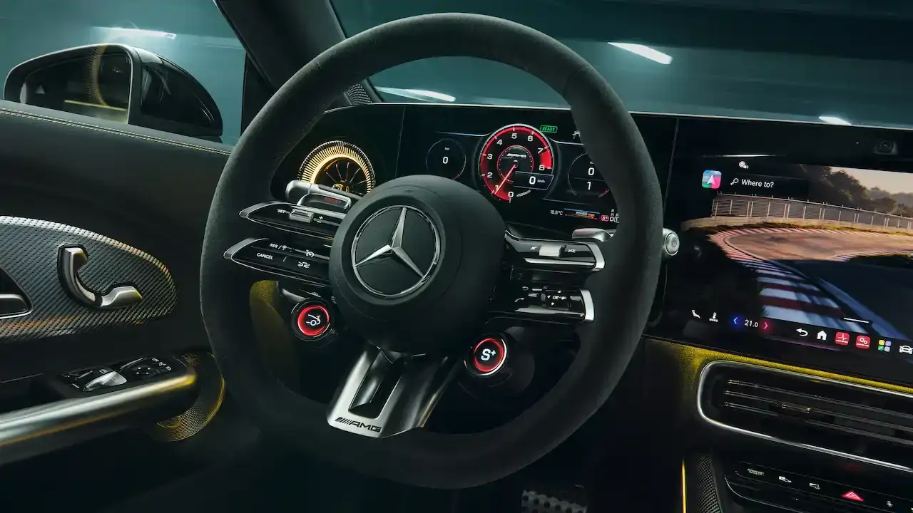 Volant Performance AMG de la Mercedes-AMG CLA 45 électrique Groupe Chevalley