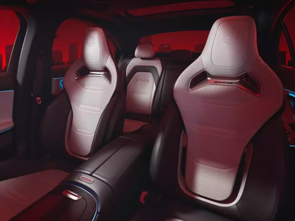 Mercedes-AMG E 53 HYBRID 4MATIC+ vue des sièges avant