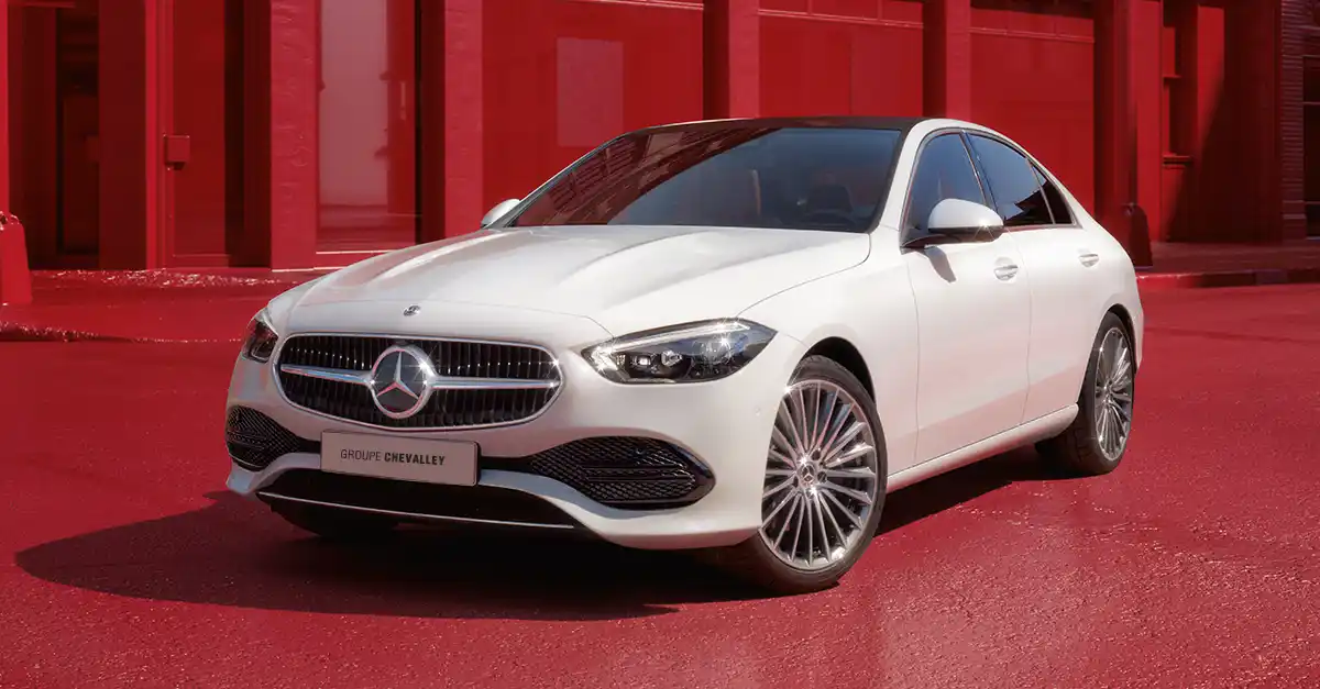 Vue 3/4 avant gauche de la  C 200 d 4MATIC Berline