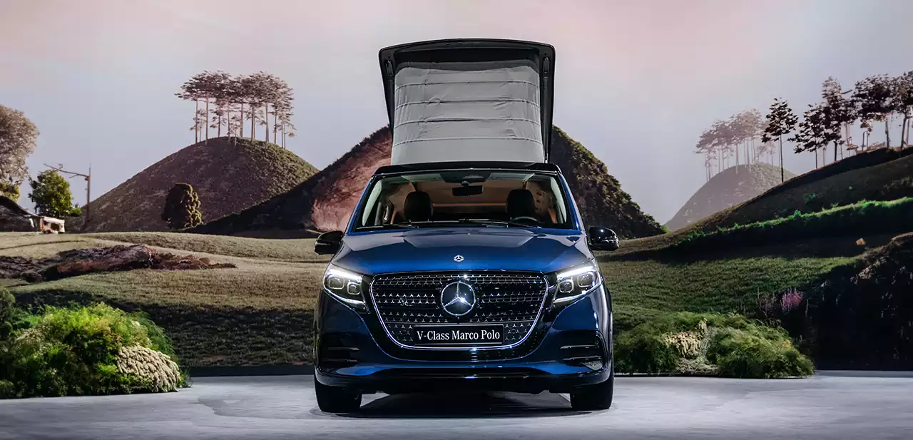 vue avant du Mercedes-Benz Classe V Marco Polo ouvert Groupe Chevalley