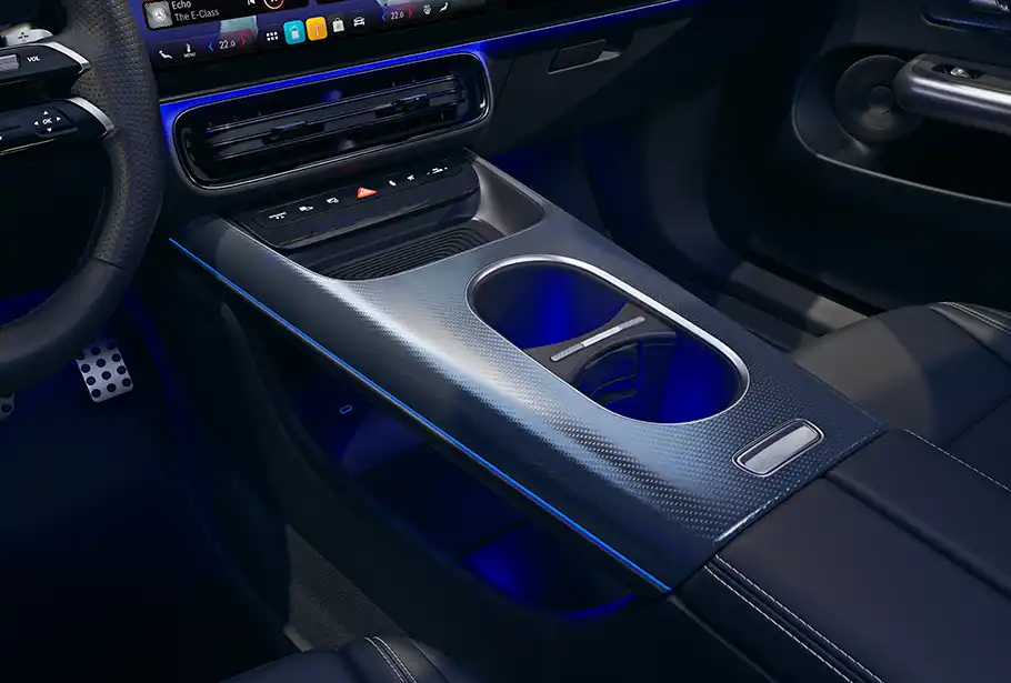 vue de la console centrale à deux niveaux du CLA shooting brake Groupe Chevalley