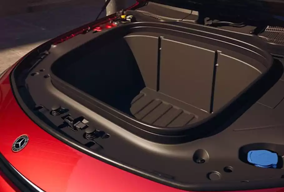 Rangement frontal astucieux du CLA coupé
