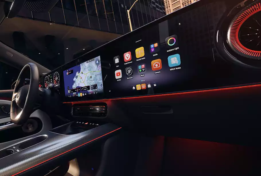 Nouveau poste de conduite de la CLA Coupé électrique à Genève