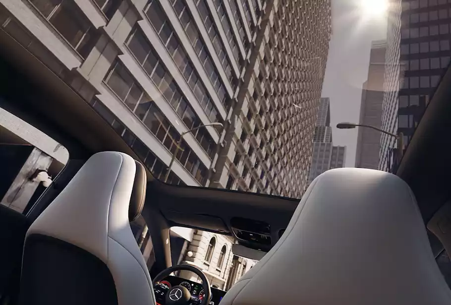 Toit panoramique de la mercedes CLA coupé électrique 2025