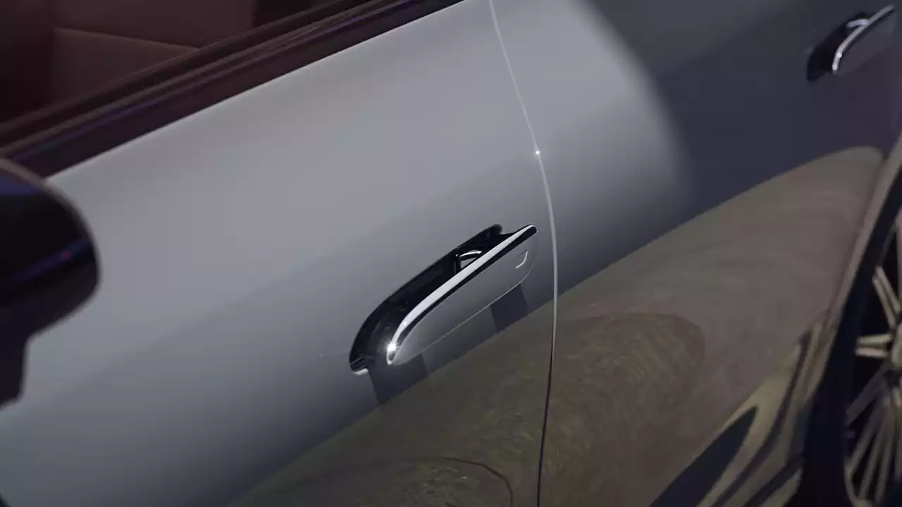 Vue arrière et phares de la CLA électrique Coupé 2025