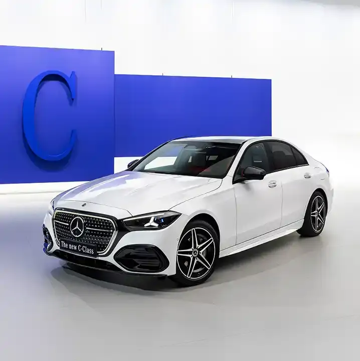 Vue avant du Mercedes-Benz Classe C hybride à Genève