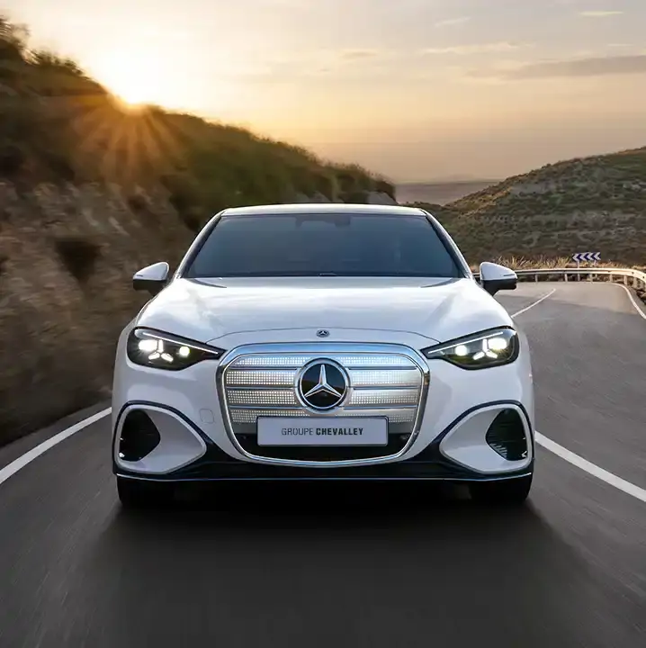 Mercedes-Benz Classe C électrique de face à Genève