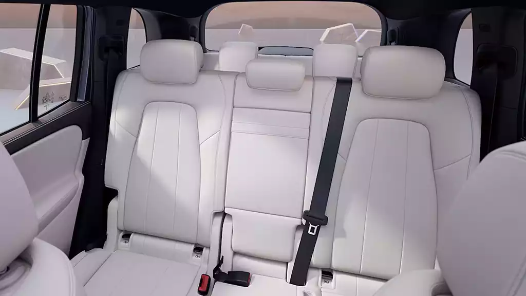 vue des 7 places du SUV mercedes EQB à Genève