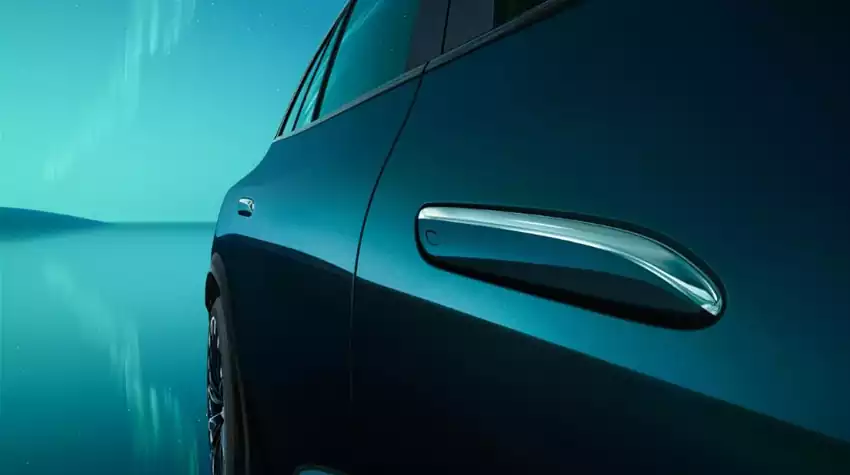 vue poignées de porte affleurantes  de la EQE SUV à Genève