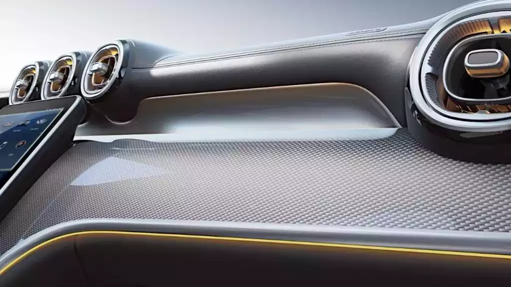 tableau de bord et lignes de ceinture Artico du coupé GLC Mercedes du Groupe Chevalley