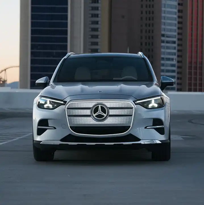 Mercedes-Benz GLC électrique de face à Genève