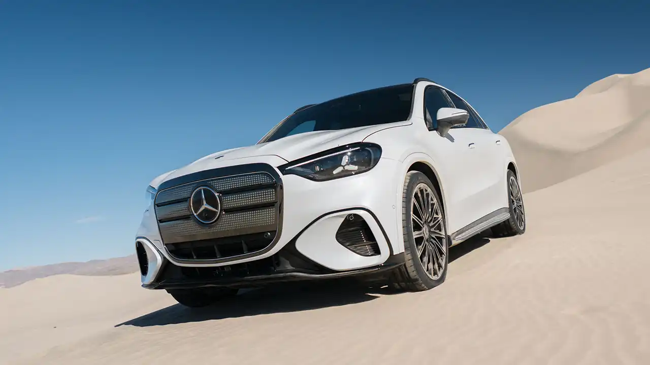 Mercedes-Benz GLC avec technologie EQ dans le desert
