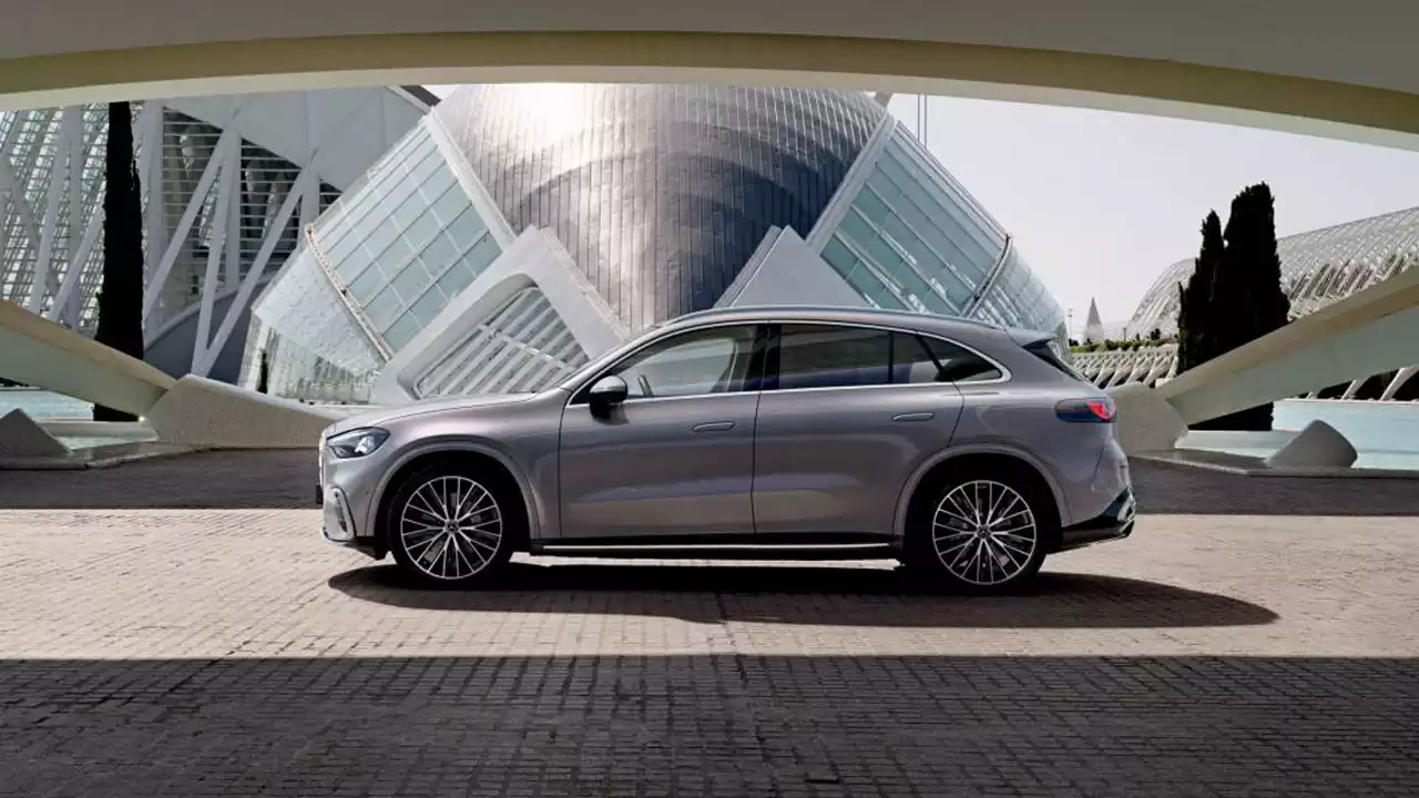 Mercedes GLC electric 2026 Groupe Chevalley en vue de côté