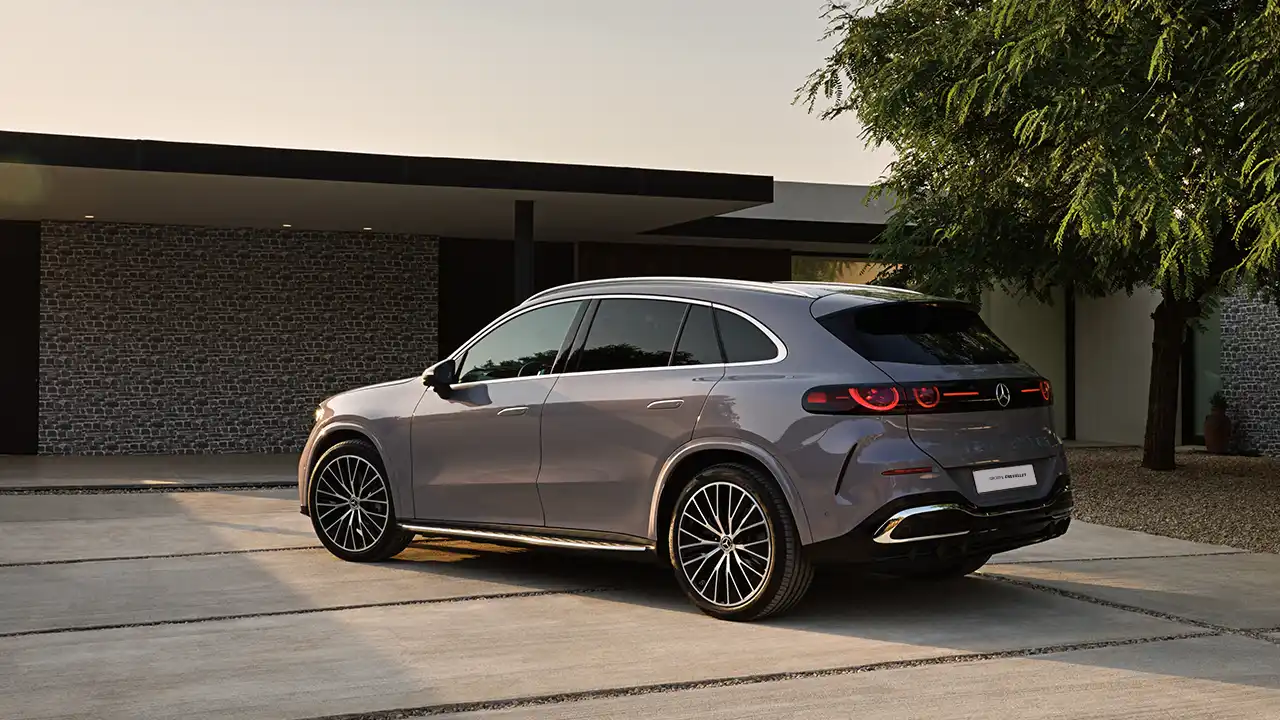 Mercedes GLC electric 2026 Groupe Chevalley en vue de côté