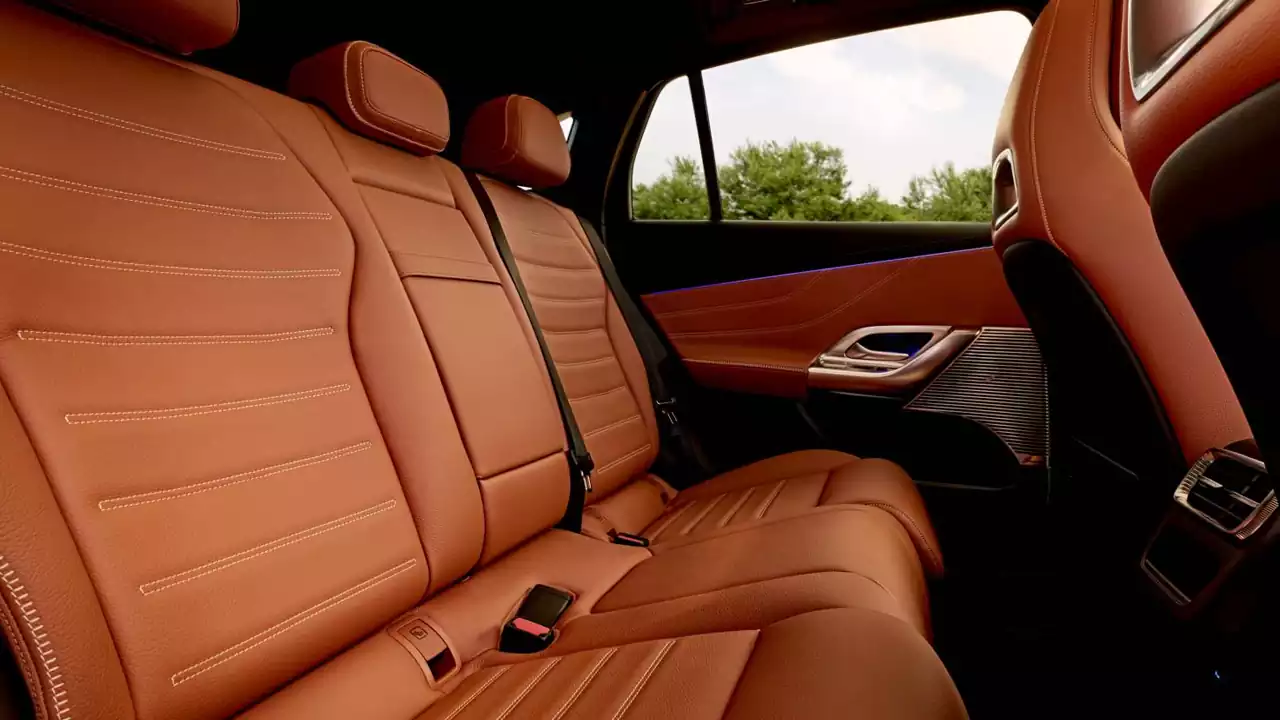Vue de l'espace Arrière du GLC Mercedes EQ