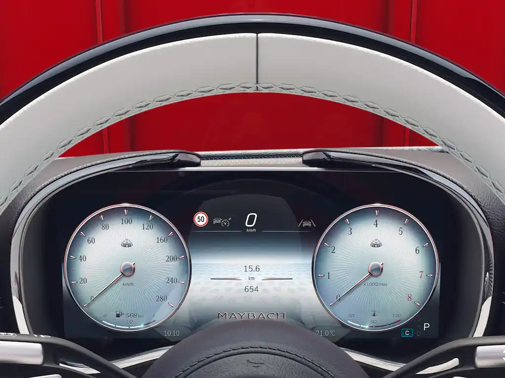L'écran conducteur de 31,2 cm du Mercedes-Maybach SL 680