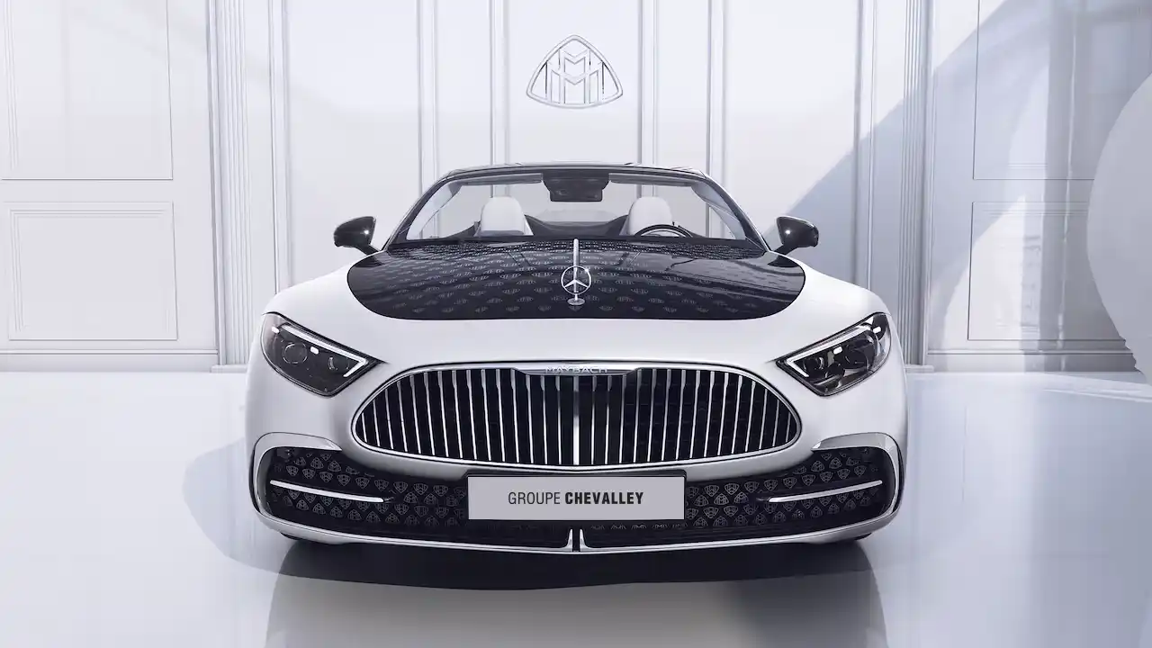 vue de face de la Mercedes-Maybach SL 680 Monogram Series Groupe Chevalley