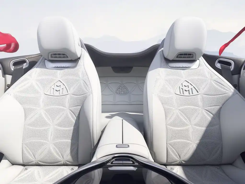 Sellerie en cuir avec nouveau motif brodé distinctif de Mercedes-Maybach