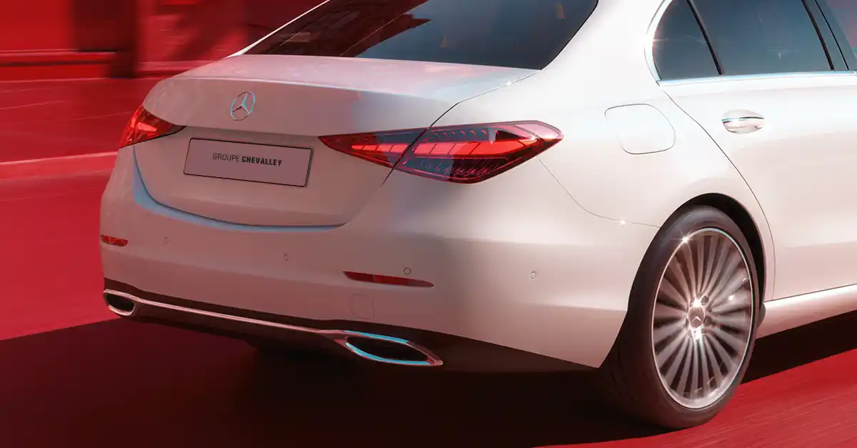 Détails de l'arrière de la Mercedes Classe C 300 4MATIC Berline à Nyon
