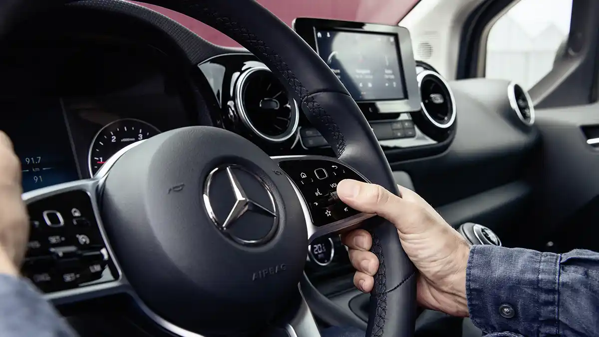 Volant multifonctions de l'utilitaire citadin Mercedes-Benz du Groupe Chevalley