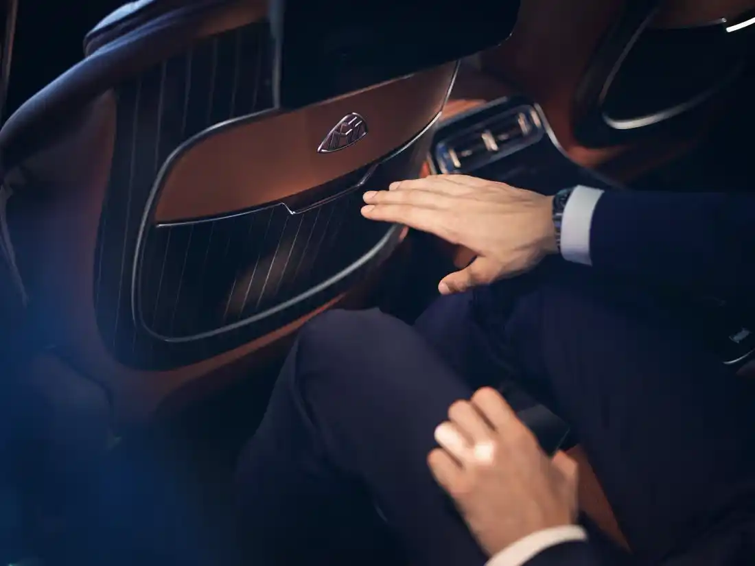 Mercedes-Benz Maybach Diplomatic Center