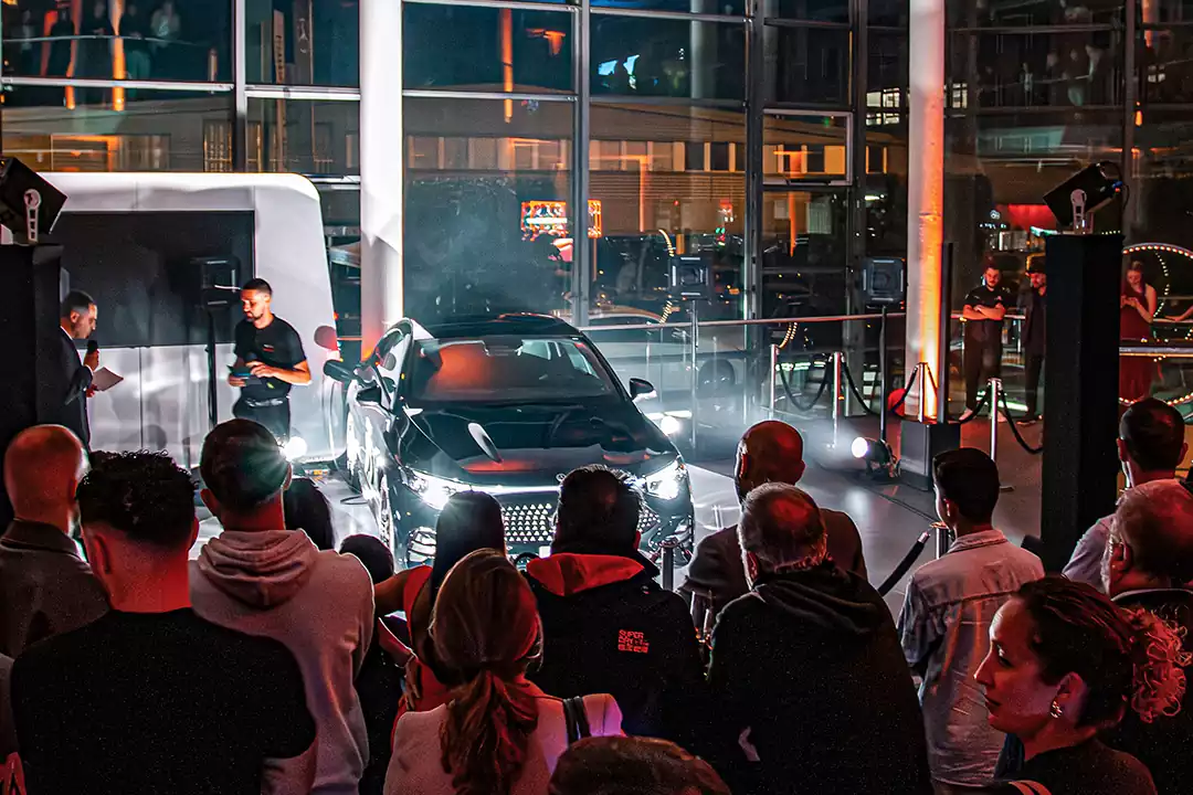 Présentation de la Mercedes CLA électrique au garage de la Marbrerie