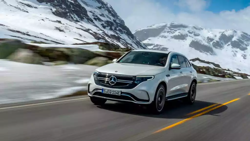 Transmission 4MATIC sur route le la Mercedes EQC