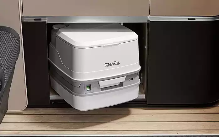 Toilettes pour camping-car Mercedes Marco Polo