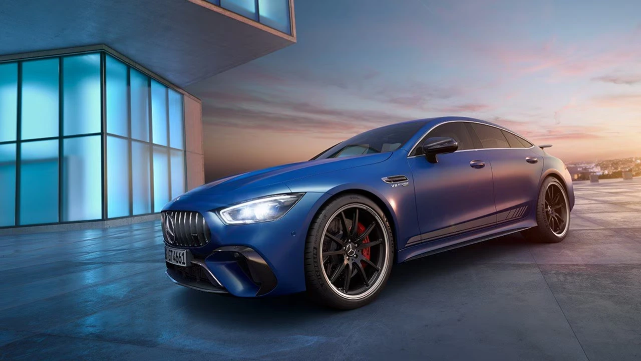 Mercedes Benz Chevalley | AMG GT Coupé vue 3/4 avant bleue