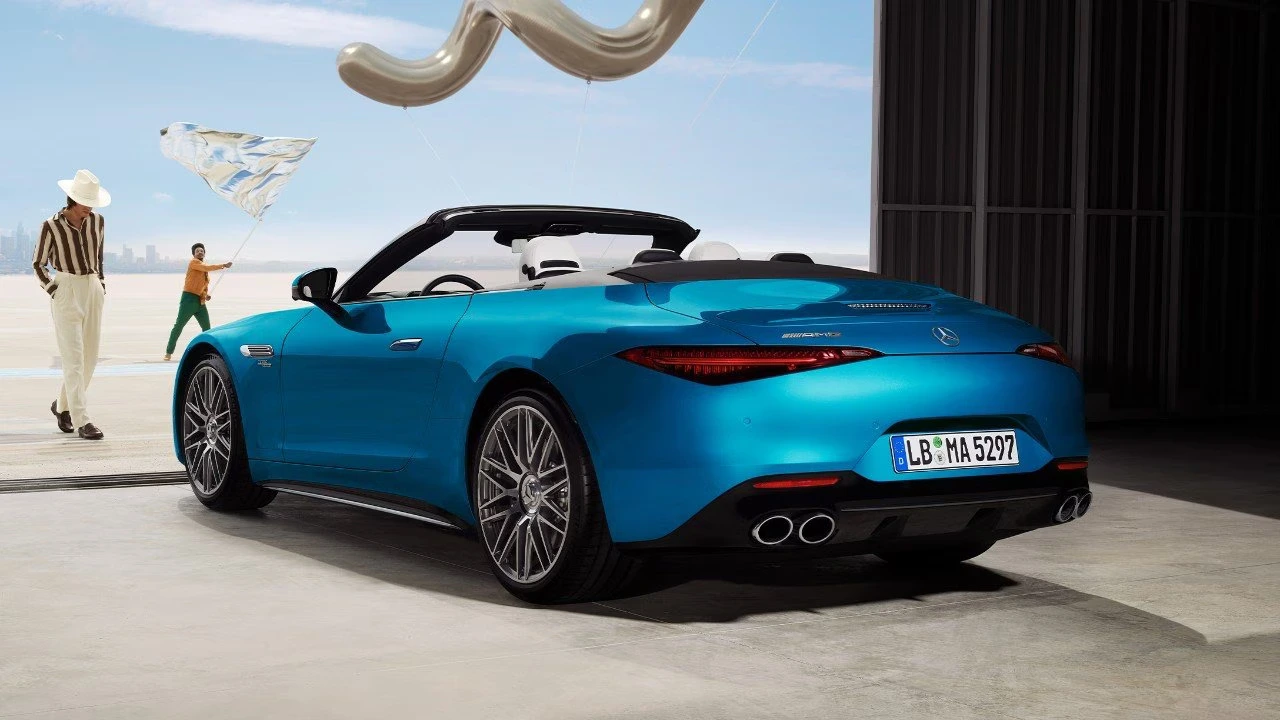 Mercedes Benz Chevalley | AMG SL Roadster Coupé vue arrière toit ouvert
