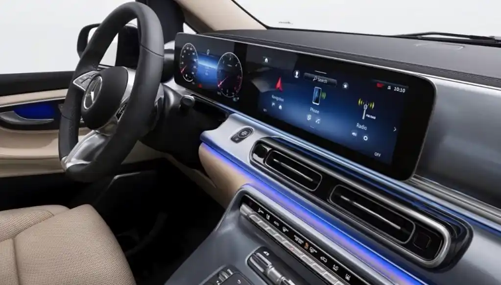 Poste de conduite Widescreen du Mercedes-Benz Classe V