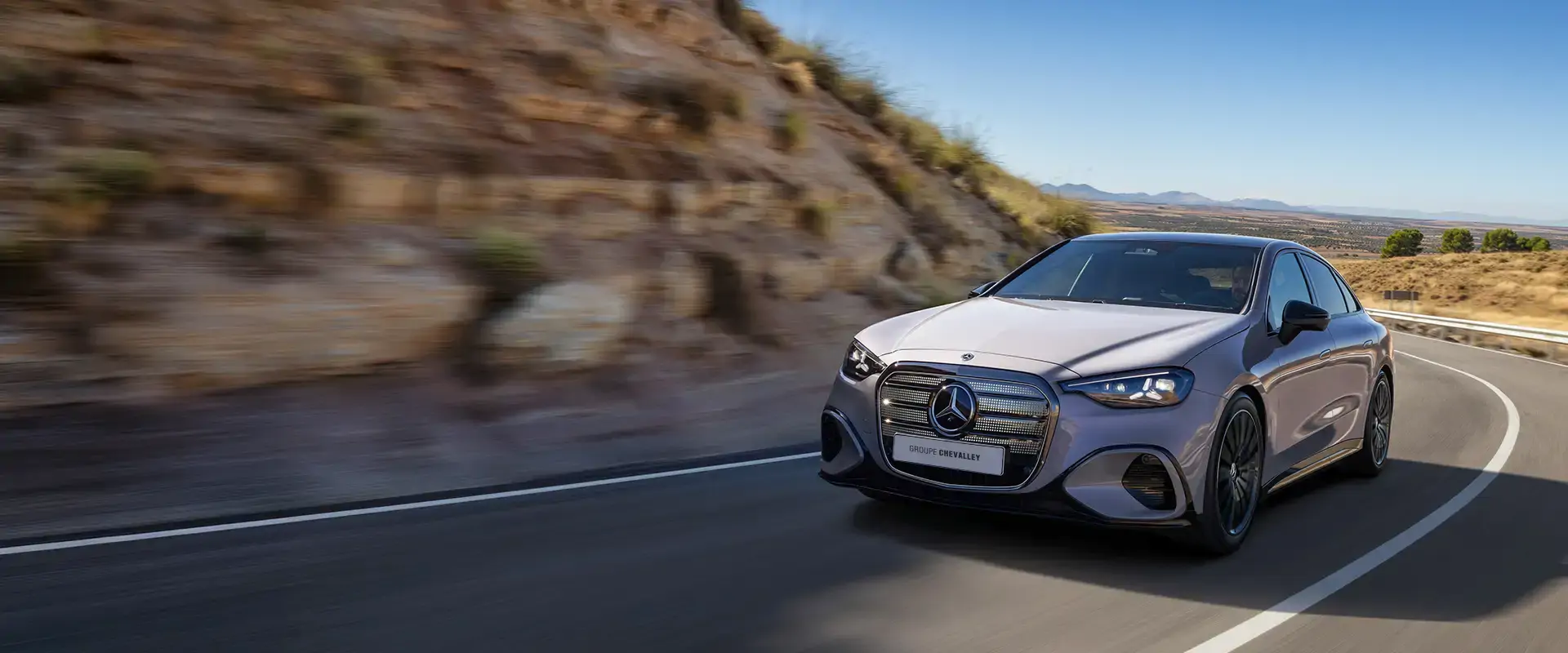 mercedes_benz_classe_c_desk_vid2_20260501141822.webp