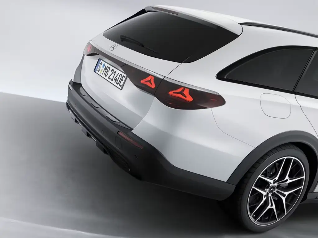 Mercedes Benz Chevalley | Classe E Break vue profil coffre
