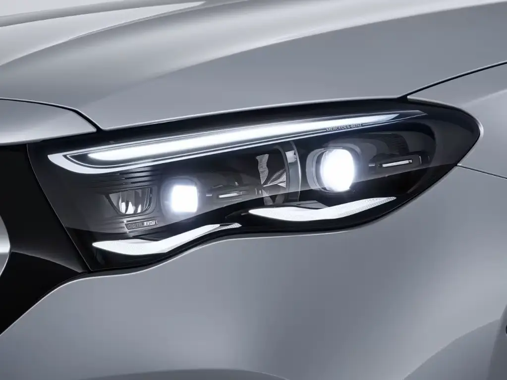 Mercedes Benz Chevalley | Classe E Break vue phare avant gauche