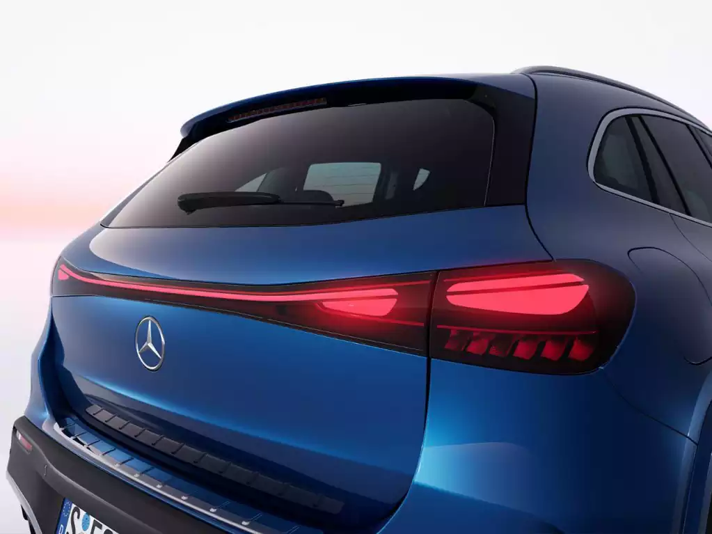 Rangée de LED arrière du EQA Mercedes Chevalley
