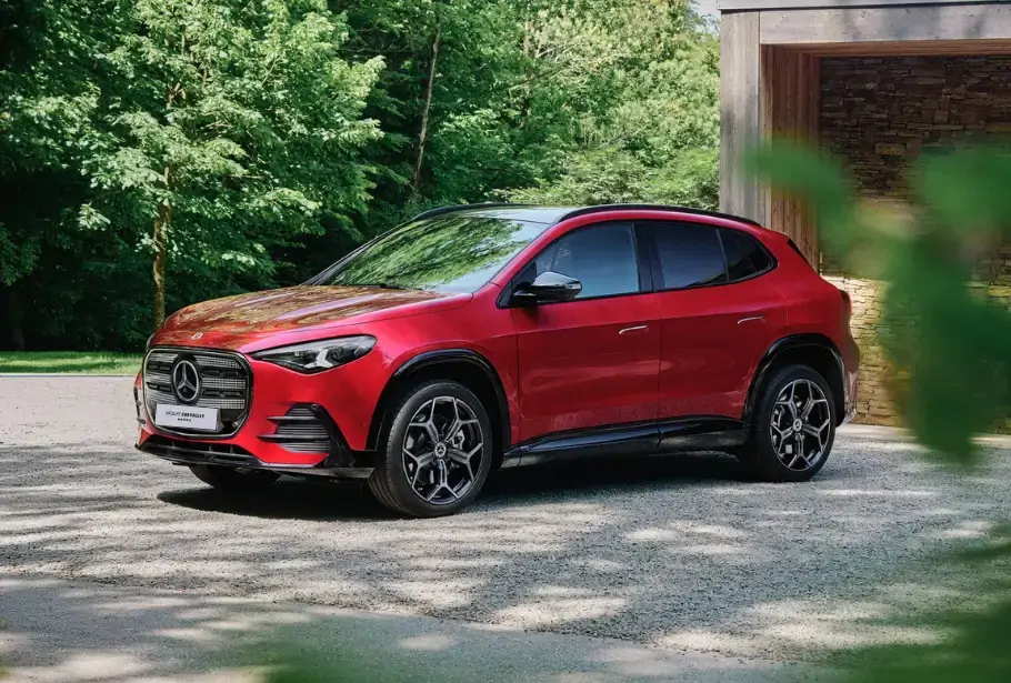 Vue avant de la Mercedes GLA électrique modèle 2026 à Genève et Nyon