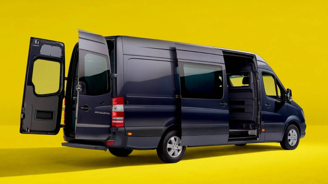 Mercedes Benz Sprinter Edition 30 ans noir côté