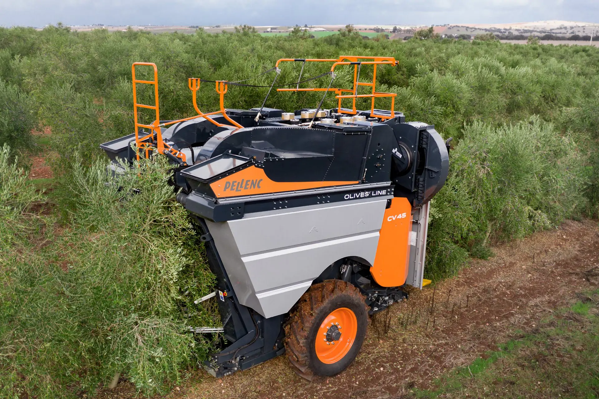 Machine à récolter tractée OLIVES'LINE