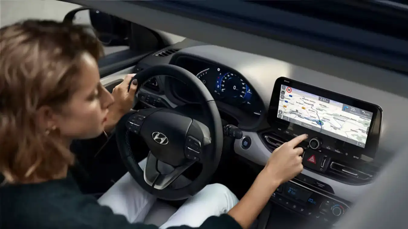 Hyundai Chevalley I30 SW intérieur gps