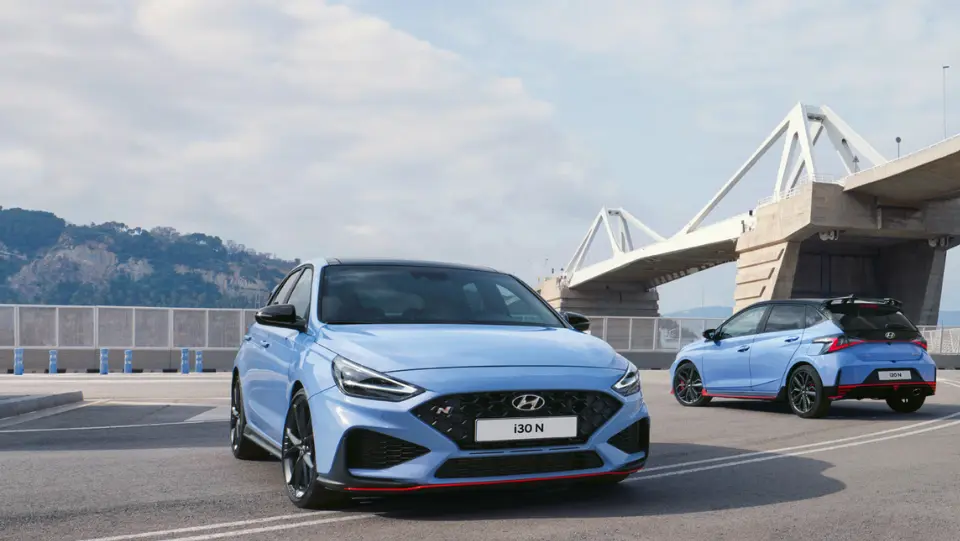 Vue exterieure de la Hyundai i20 N avant arriere