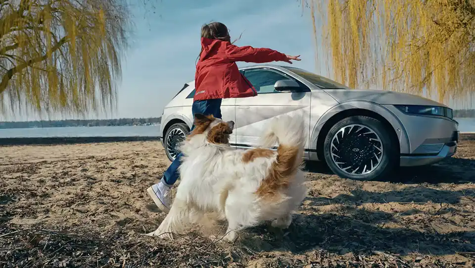 Hyundai ioniq 5 au bord du lac leman